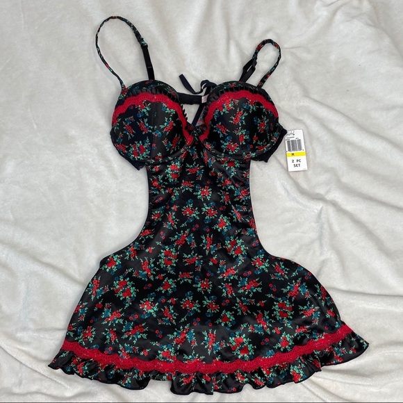 Jezebel Red and Black Floral Lingerie Set - Picture 5 of 14